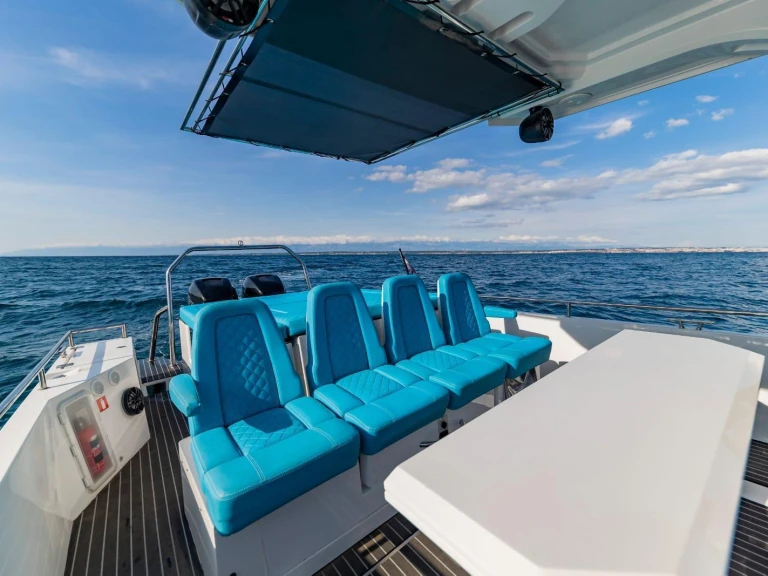 Motorboot mieten in Hvar zum besten Preis