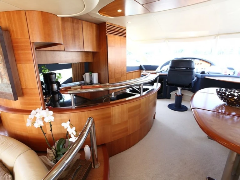 Boot mieten Podstrana günstig Princess 62 Fly