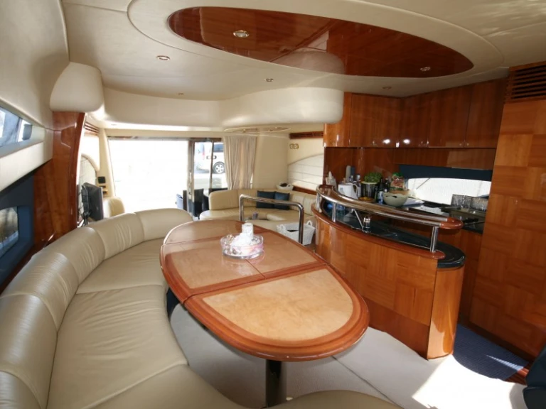 Bootsverleih Princess Princess 62 Fly Podstrana Samboat