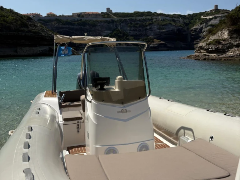 YachtCharter in Bonifacio - Capelli Tempest 770 auf SamBoat