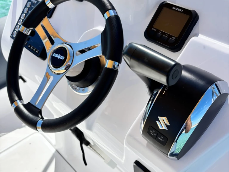 Motorboot mit oder ohne Skipper Zodiac-NZO 760 mieten in Port d'Alcudia