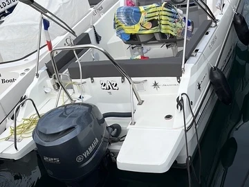 Motorboot mieten in Port Cogolin - Jeanneau Cap Camarat 7.5 WA Serie 2