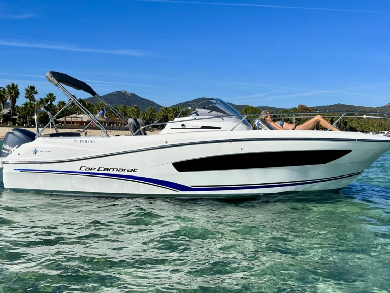 YachtCharter in Port Cogolin - Jeanneau Cap Camarat 7.5 WA Serie 2 auf SamBoat