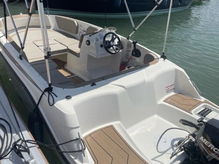 Motorboot mit oder ohne Skipper Quicksilver mieten in Marseille