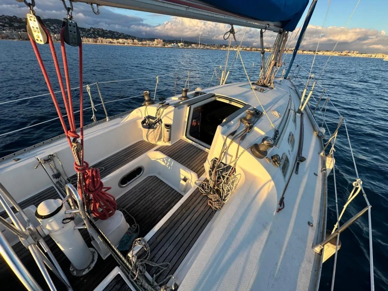 Segelboot mit oder ohne Skipper Jeanneau mieten in Hyères