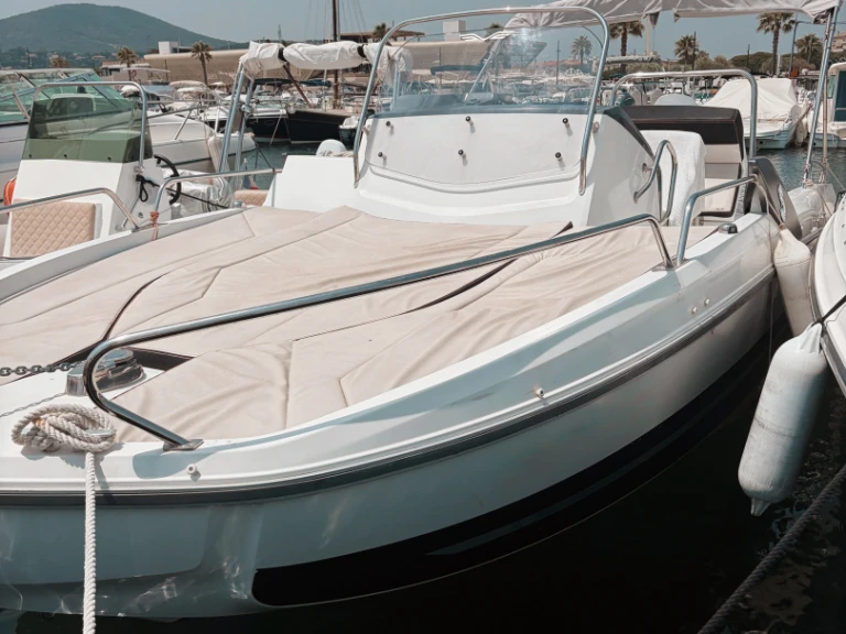 Motorboot mit oder ohne Skipper Bénéteau mieten in Sainte-Maxime