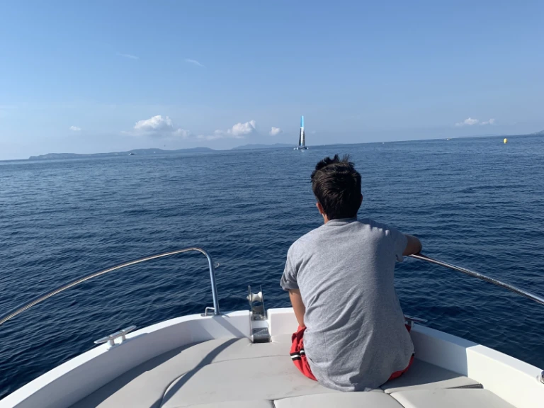 Motorboot mieten in Cavalaire-sur-Mer zum besten Preis