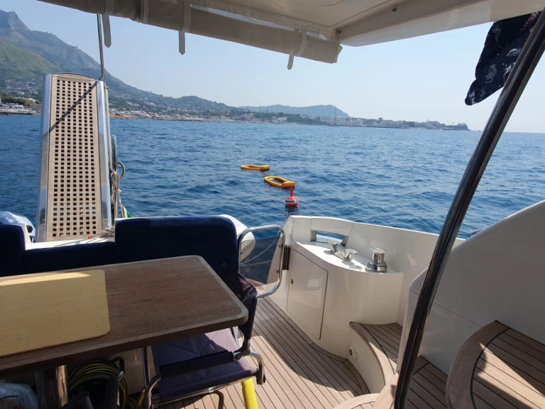 YachtCharter in La Maddalena - Azimut Azimut 46 Fly auf SamBoat