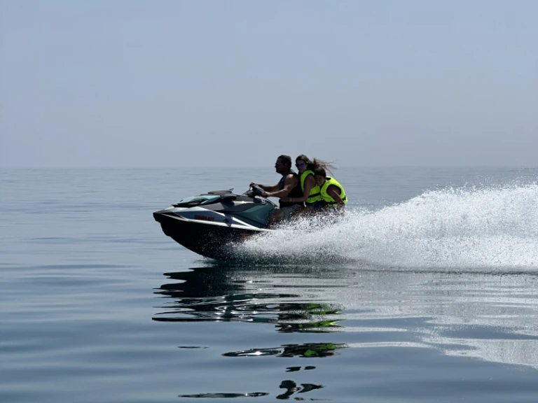 Sea-Doo GTI SE 170 AUDIO mieten Cascais