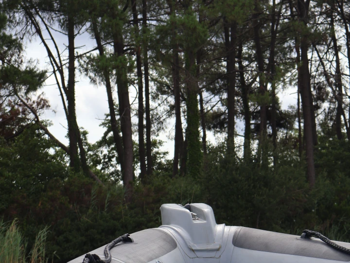 Schlauchboot mieten in Frankreich - Adventure VESTA 550