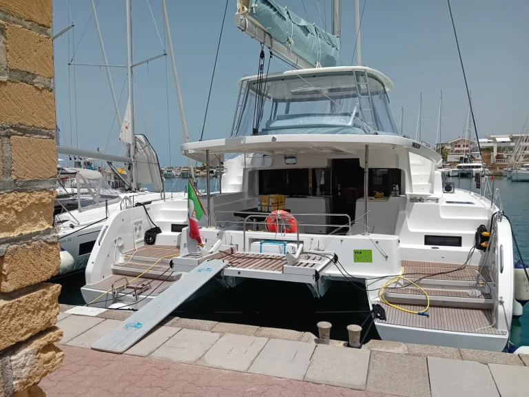 YachtCharter in Marina di Portorosa - Lagoon Lagoon 46 auf SamBoat