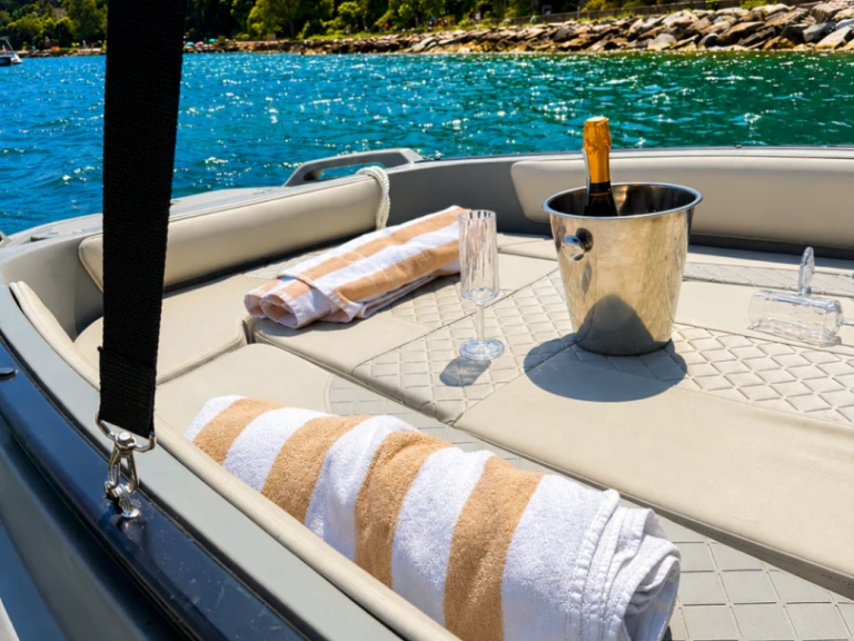 Motorboot mit oder ohne Skipper ROTO mieten in Mandelieu-la-Napoule