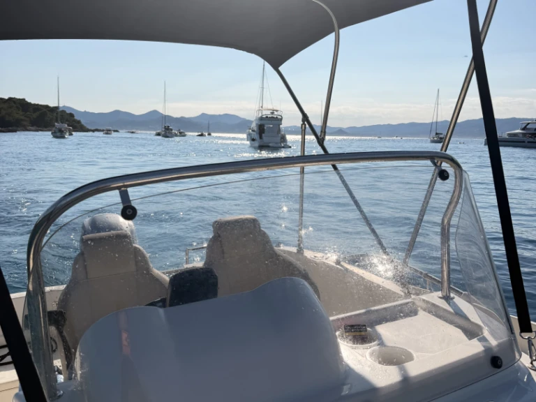 Motorboot mit oder ohne Skipper Quicksilver mieten in Mandelieu-la-Napoule
