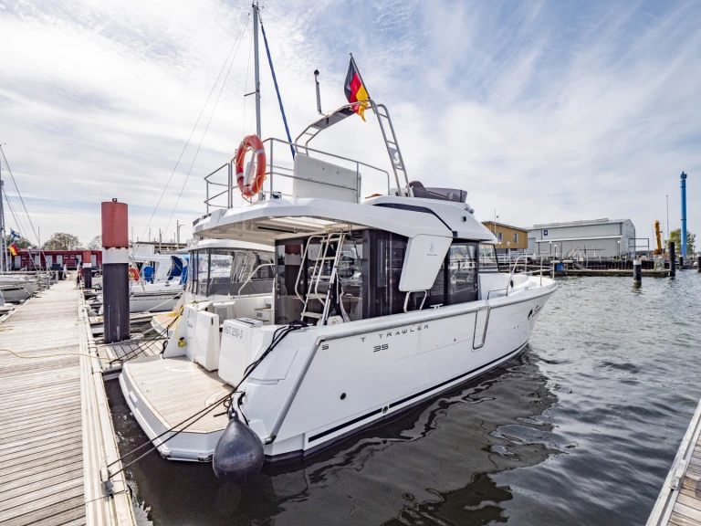 Vermietung Hausboot Bénéteau mit Führerschein