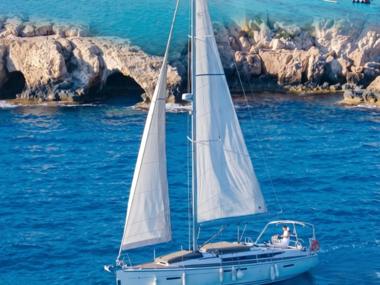 YachtCharter in Protaras - Jeanneau Sun Odyssey 409 auf SamBoat
