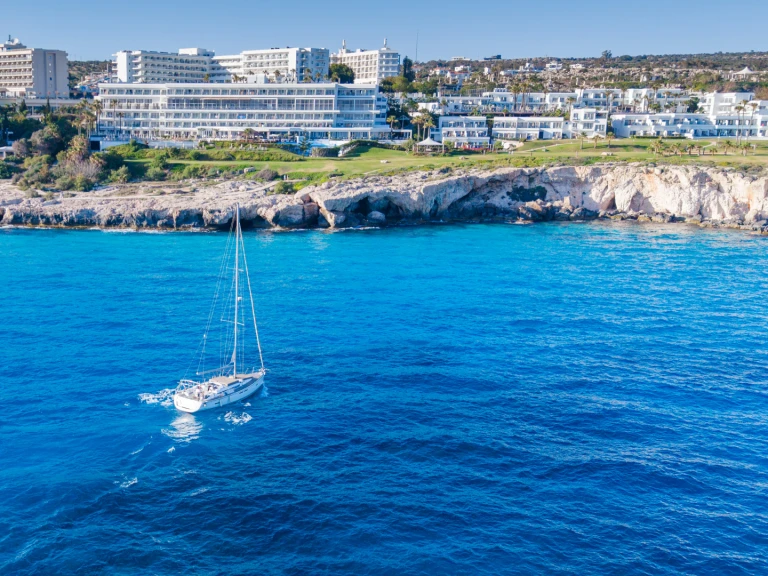 Segelboot mieten in Protaras zum besten Preis