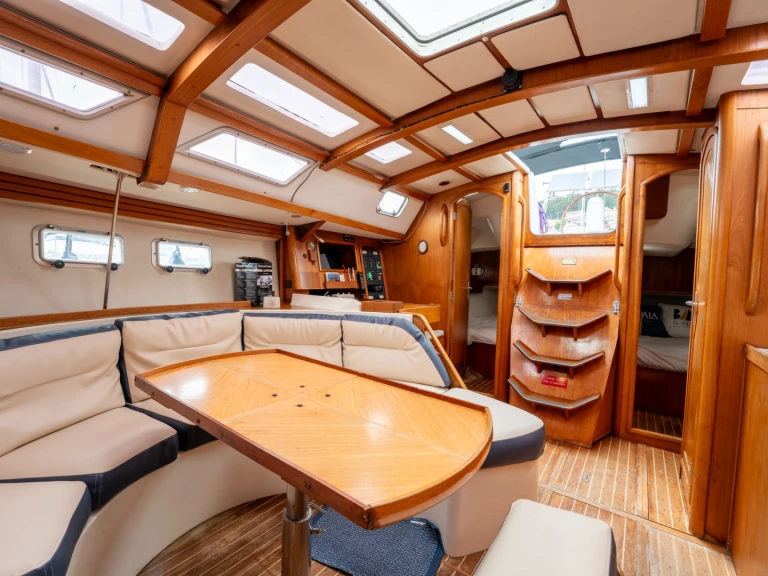 YachtCharter in Combarro - Jeanneau Sun Odyssey 42 auf SamBoat