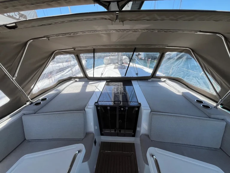 YachtCharter in Álimos - Bénéteau Oceanis 47 - 5 cab. auf SamBoat