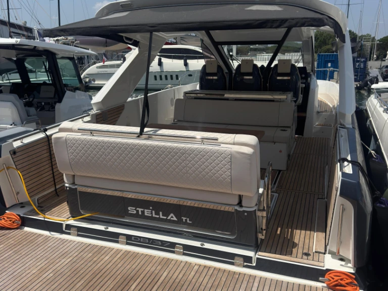 Motorboot mieten in Port Cogolin - Jeanneau DB 37