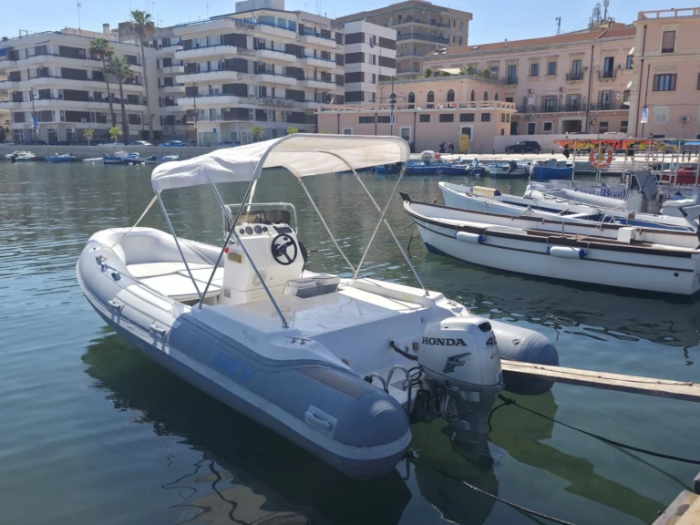 Schlauchboot mieten in Siracusa - Sacs Sacs S 565