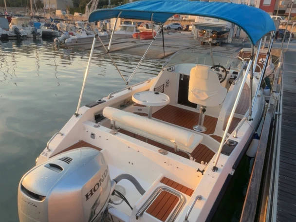 Motorboot mit oder ohne Skipper Balt mieten in Marseille