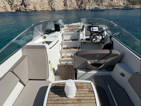 Jeanneau Cap Camarat 7.5 DC mieten Marseille