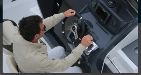 Motorboot mit oder ohne Skipper Bénéteau mieten in Marseille
