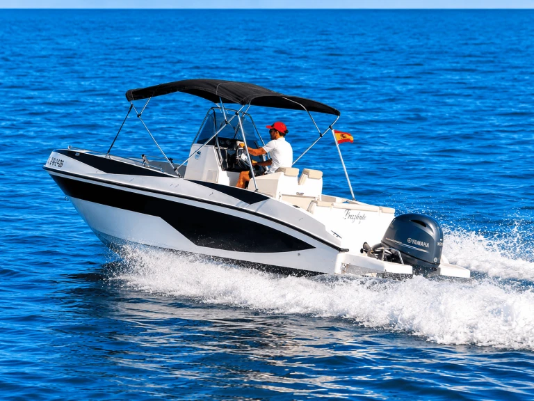 Ein Nireus 620 CL mieten in Marbella