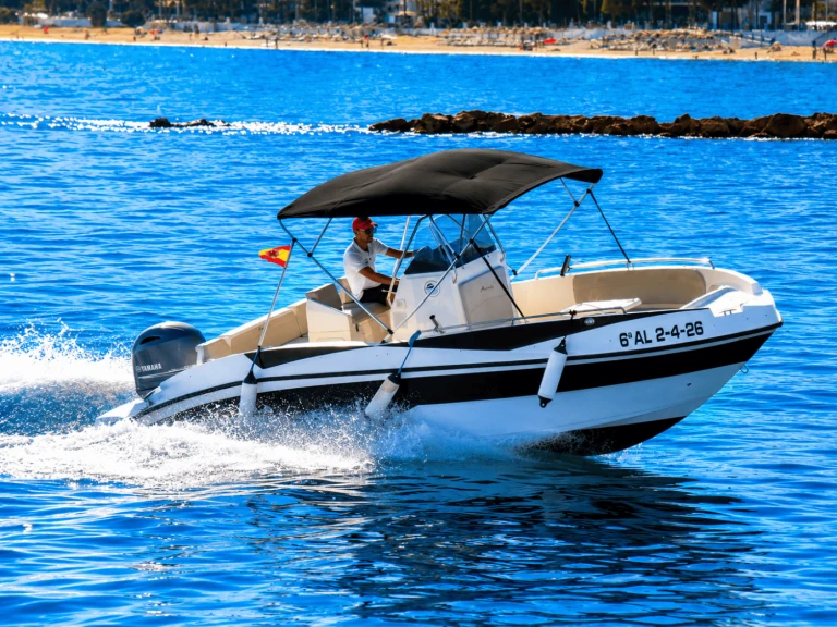 Motorboot mit oder ohne Skipper Nireus mieten in Marbella