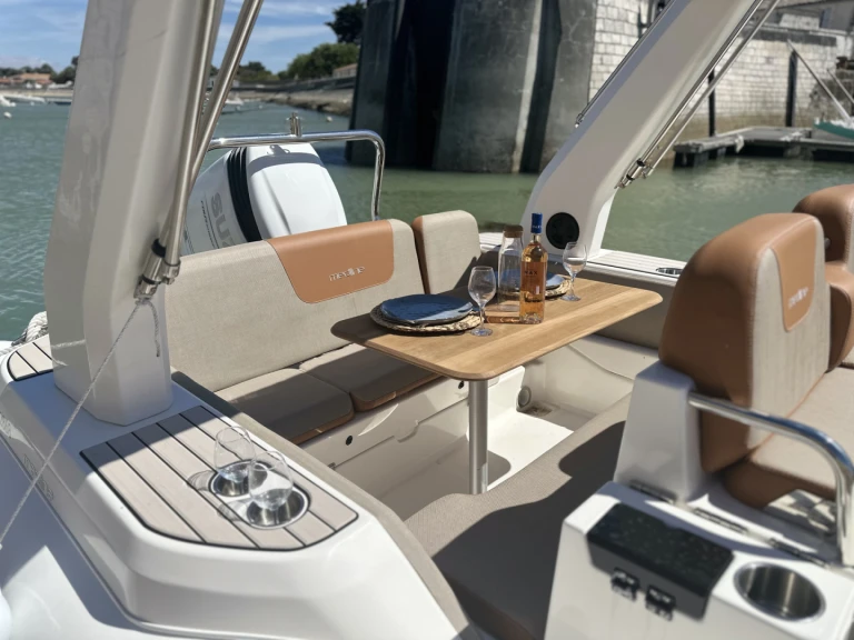 YachtCharter in La Flotte - Zodiac Medline 7.5 auf SamBoat