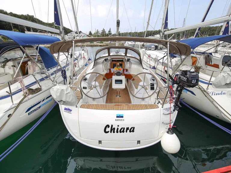 YachtCharter in Pula - Bavaria Cruiser 34 auf SamBoat