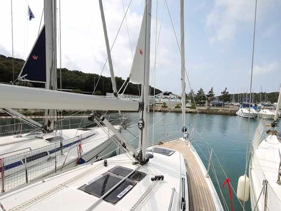 Ein Bavaria Cruiser 34 mieten in Pula