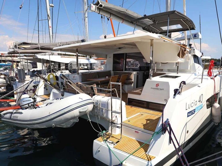 Katamaran mieten in Pula - Fountaine Pajot Lucia 40