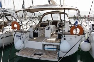 Ein Jeanneau Sun Odyssey 440 mieten in Gouviá