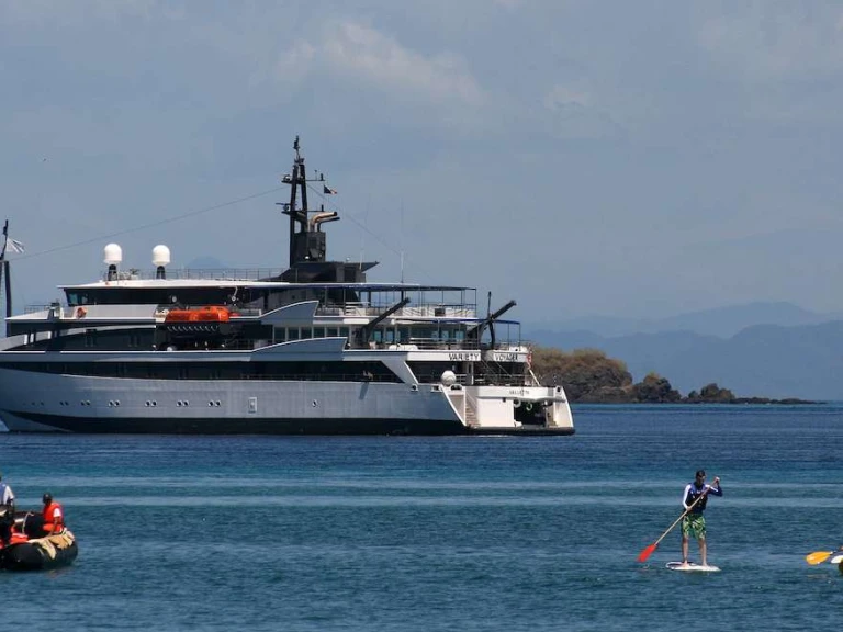Vermietung Yacht Custom mit Führerschein