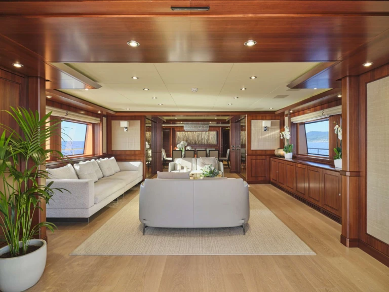 CRN Ancona PALATIAL mieten Athen