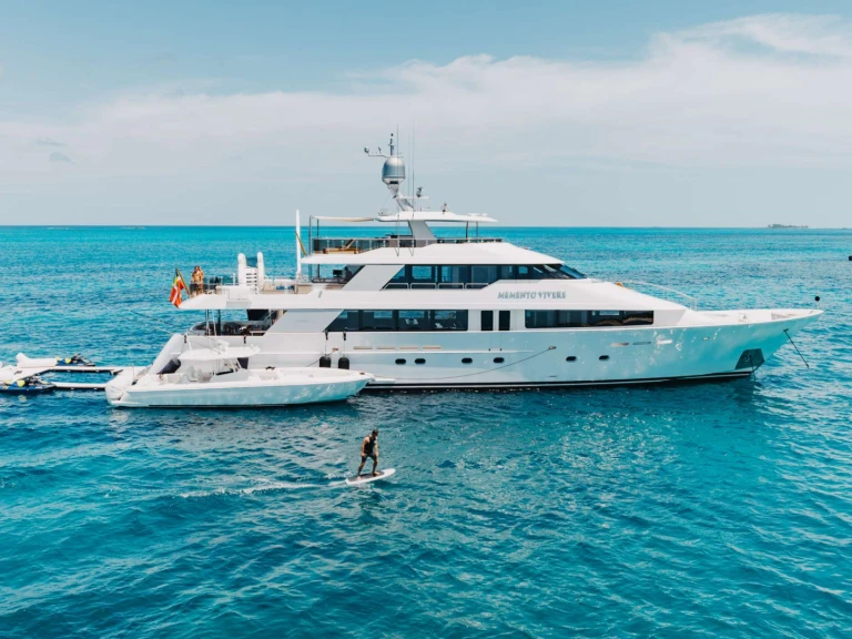 Westport MEMENTO VIVERE mieten Bahamas