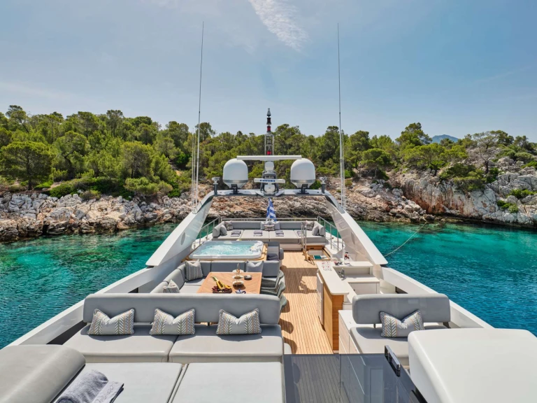 Vermietung Yacht Couach mit Führerschein