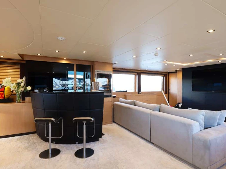 ISA, RODRIGUEZ GROUP ITALY YCM 120 mieten Balearen