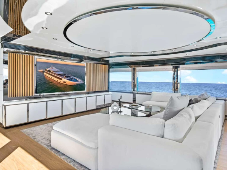 Custom PRIVILEGE mieten Aventura