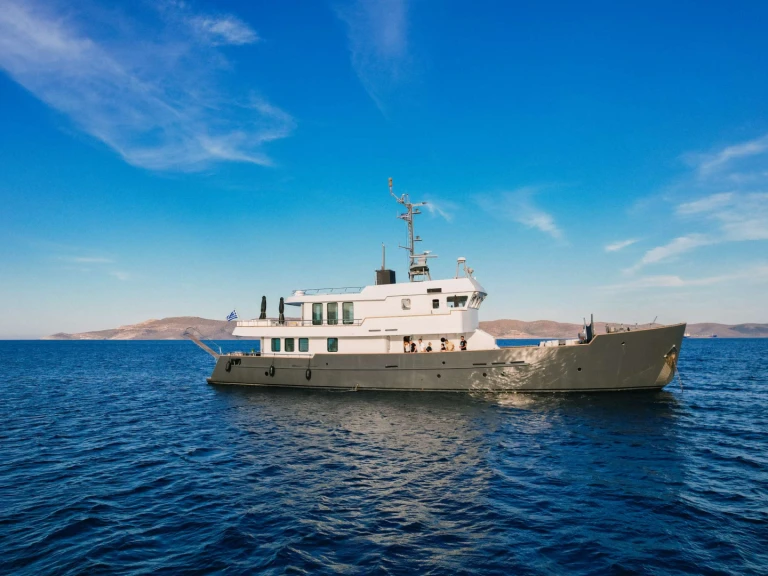 Yacht mit oder ohne Skipper Custom Line mieten in Lavrion