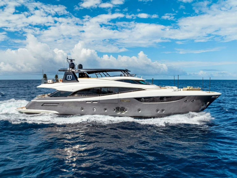 MonteCarloYachts CIELO NERO mieten Bahamas