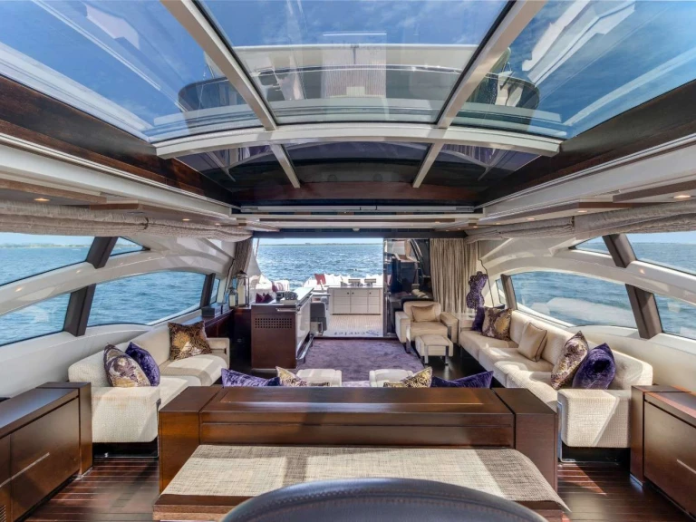 Ein Azimut Scarlet mieten in Miami