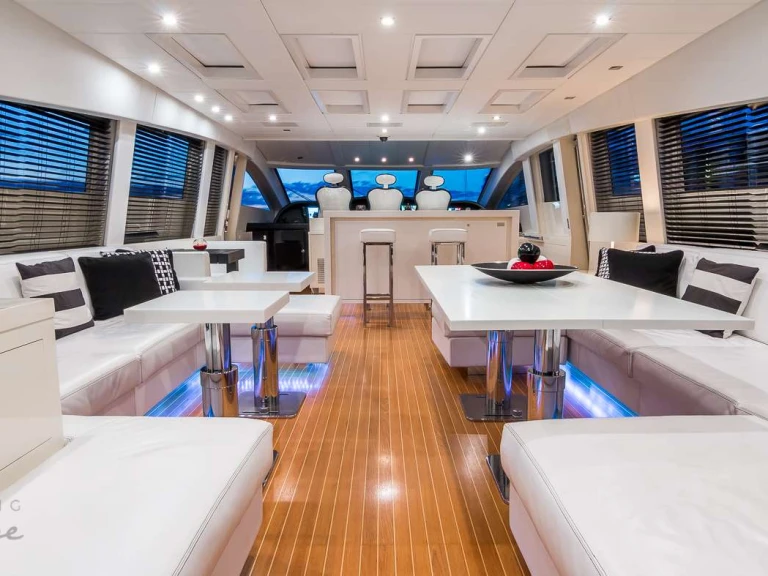 Ein Cantieri Dell'Arno Venture mieten in Miami