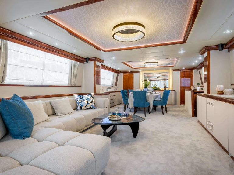 Falcon AZURE ONE mieten Athen