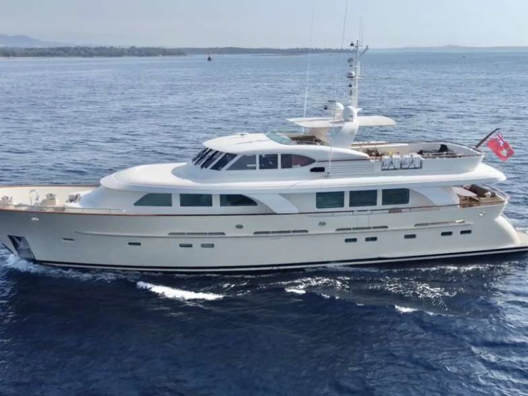  Custom Built Aluminum Cutter ORIZZONTE mieten Neapel