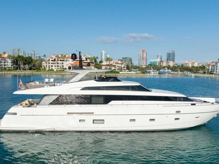 YachtCharter in Miami Beach - San Lorenzo Astonish auf SamBoat