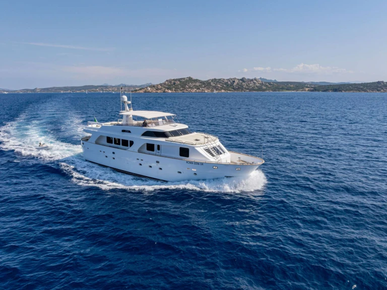 Yacht mit oder ohne Skipper Custom mieten in Olbia