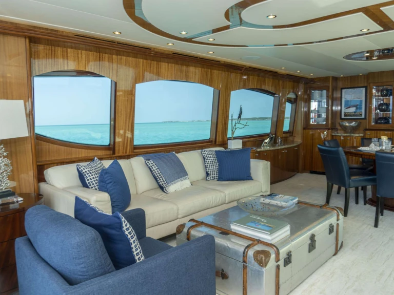 Hatteras Gail Force II mieten Nassau