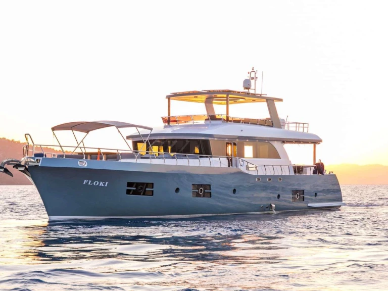 Vermietung Yacht Custom mit Führerschein